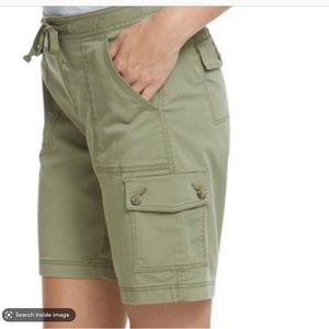 LL Bean Favourite Fit Green Shorts Size 8